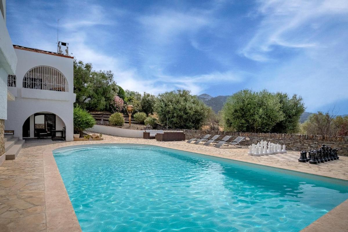 Andaluz - Spacious Natural Reserve - Sea View Villa Roses